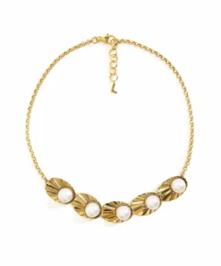 Liase Crown Shell Necklace With Natural Pearls