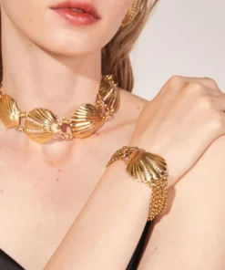 Liase Nucleus Scallops Bracelet