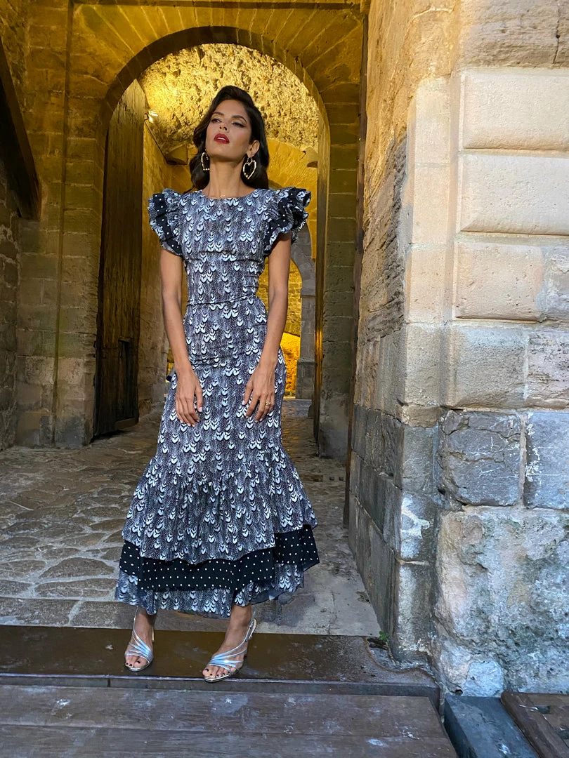 De La Vali Apolonia Black And White Feather Print Ruffled Maxi Dress 6 De La Vali Apolonia Black And White Feather Print Ruffled Maxi Dress