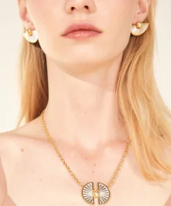 Liase Moonshell Necklace