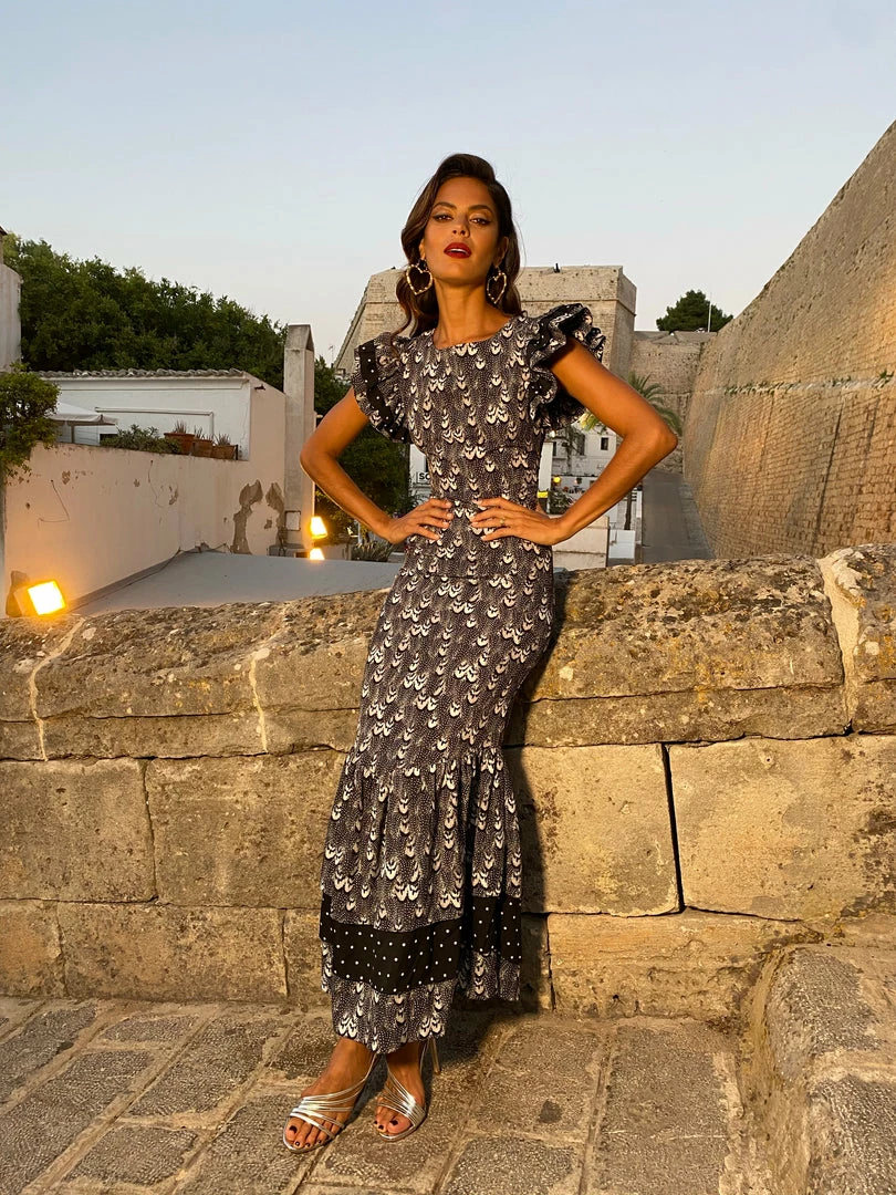 De La Vali Apolonia Black And White Feather Print Ruffled Maxi Dress 5 De La Vali Apolonia Black And White Feather Print Ruffled Maxi Dress